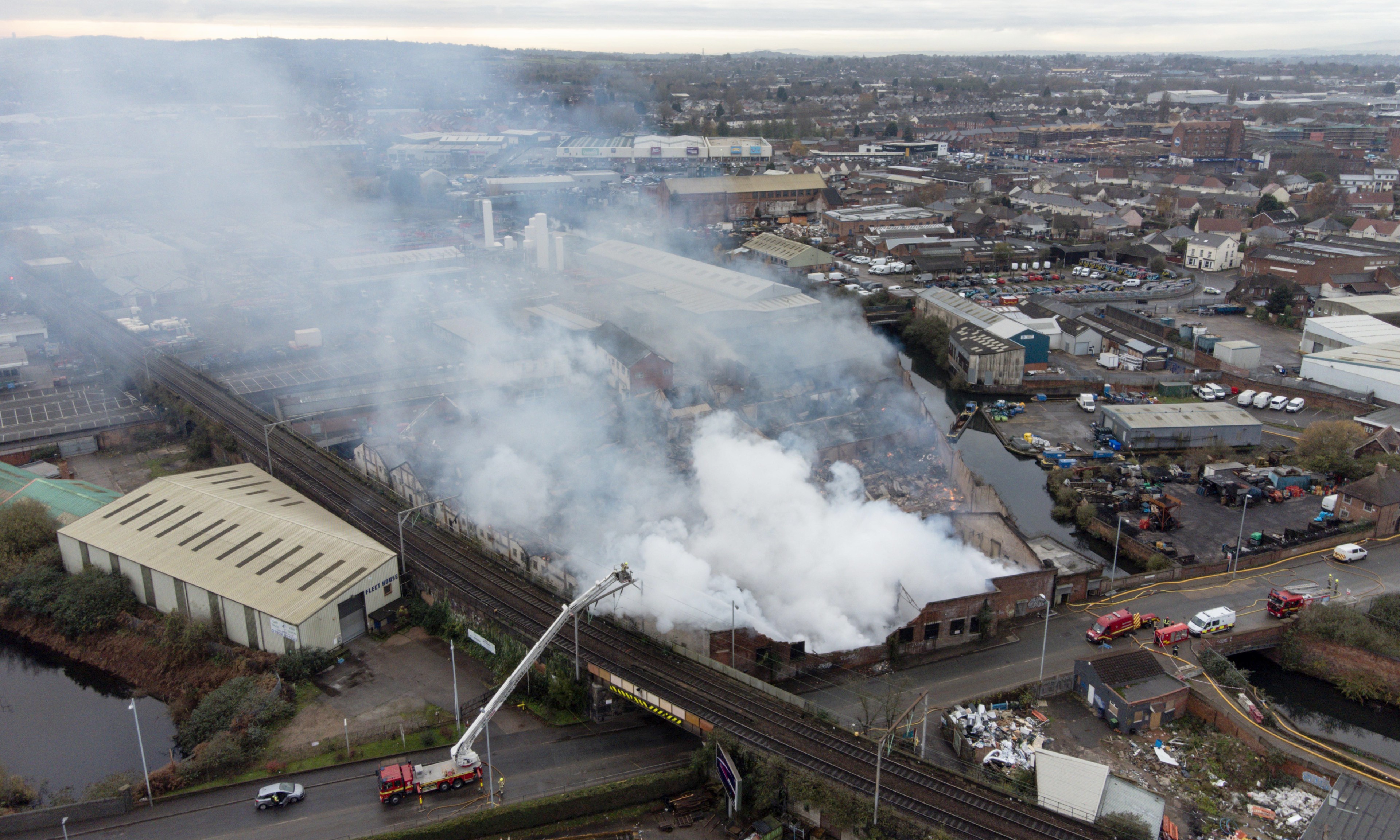 Major Incident Declared in UK City After Fire Engulfs Multiple Buildings - Vimarsana News