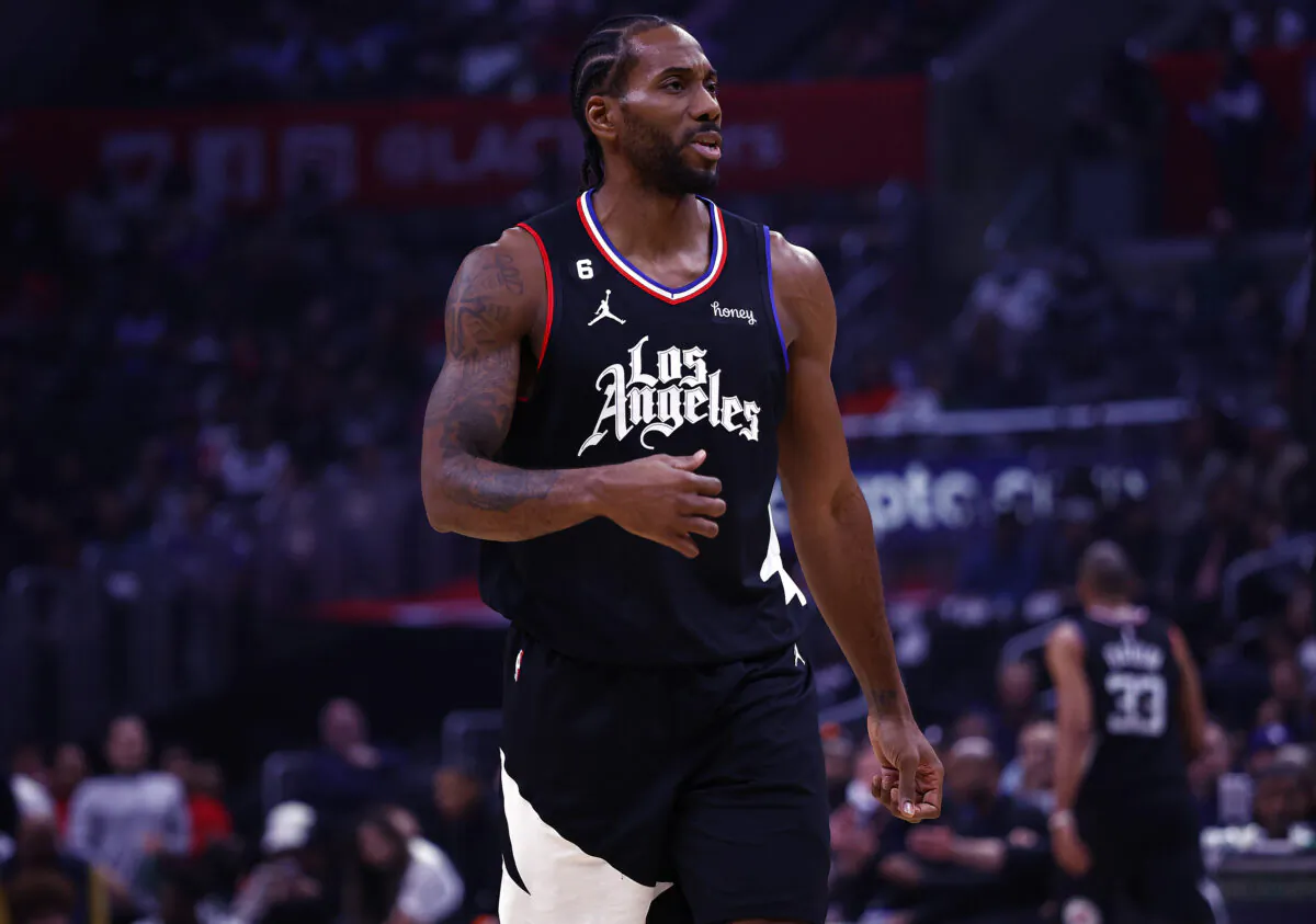 Kawhi Leonard (2) of the LA Clippers in the second half of game against the Detroit Pistons, in Los Angeles, on Nov. 17, 2022.(Ronald Martinez/Getty Images)