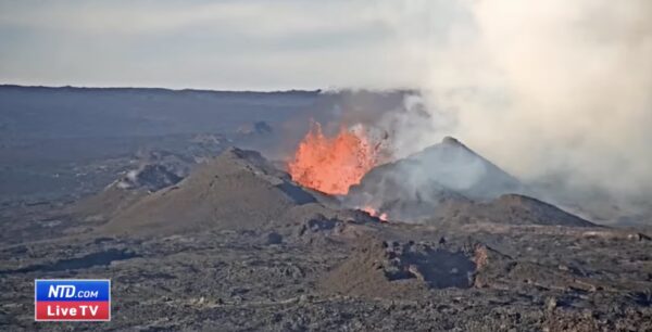 Mauna Loa Volcano in Hawaii Erupts