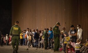 Department of Homeland Security Issues Christmas Warning to Illegal Immigrants