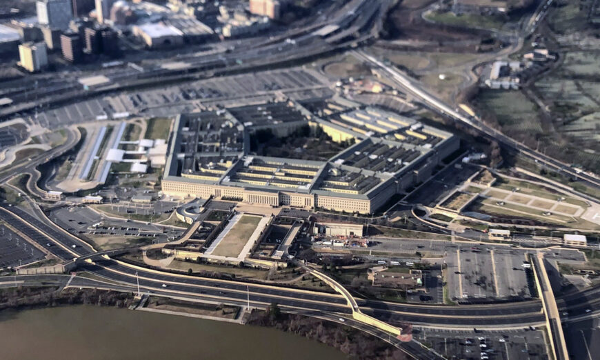 Pentagon chooses independent lab, not FDA, to test generic drug safety for military.