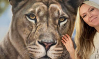 UK Painter Renders Larger-Than-Life Lions, Titanic Tigers in Exquisitely Fine Detail on Giant Canvases