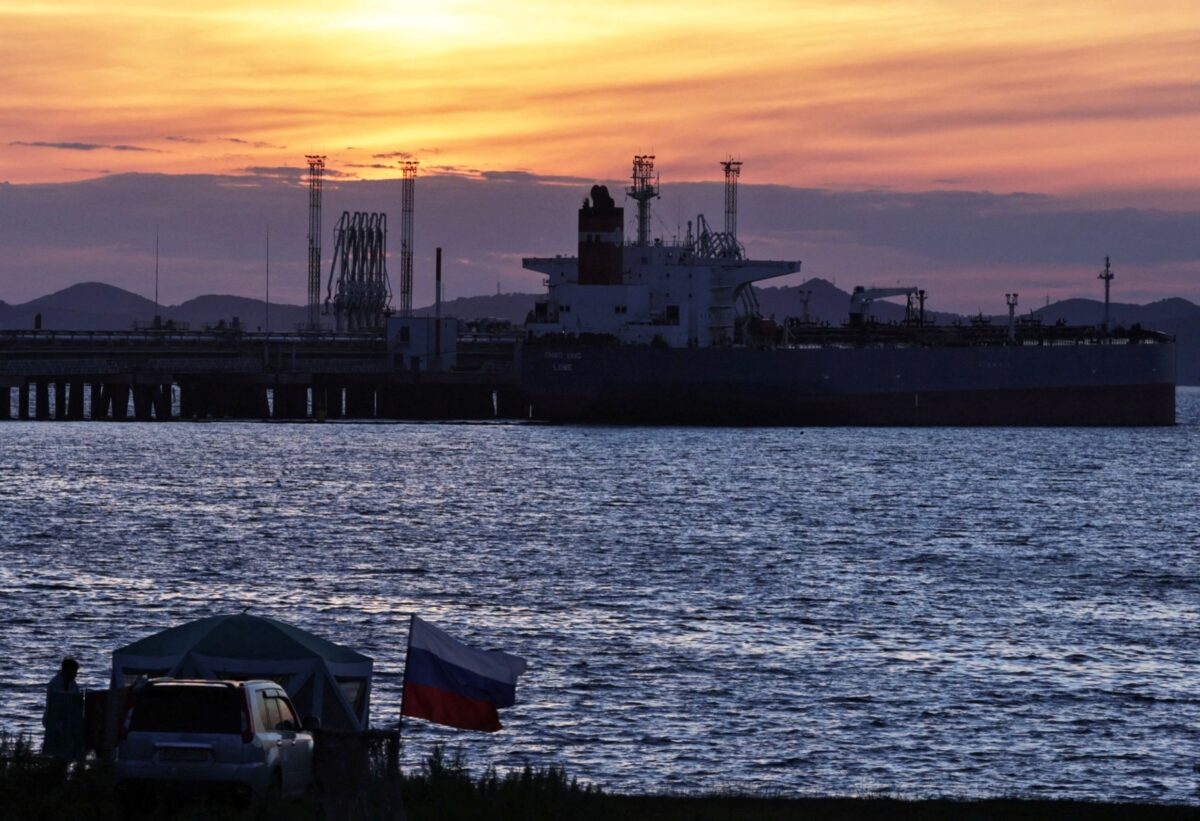 Oil Rises for 3rd Day as Rate Hike Concerns Ease