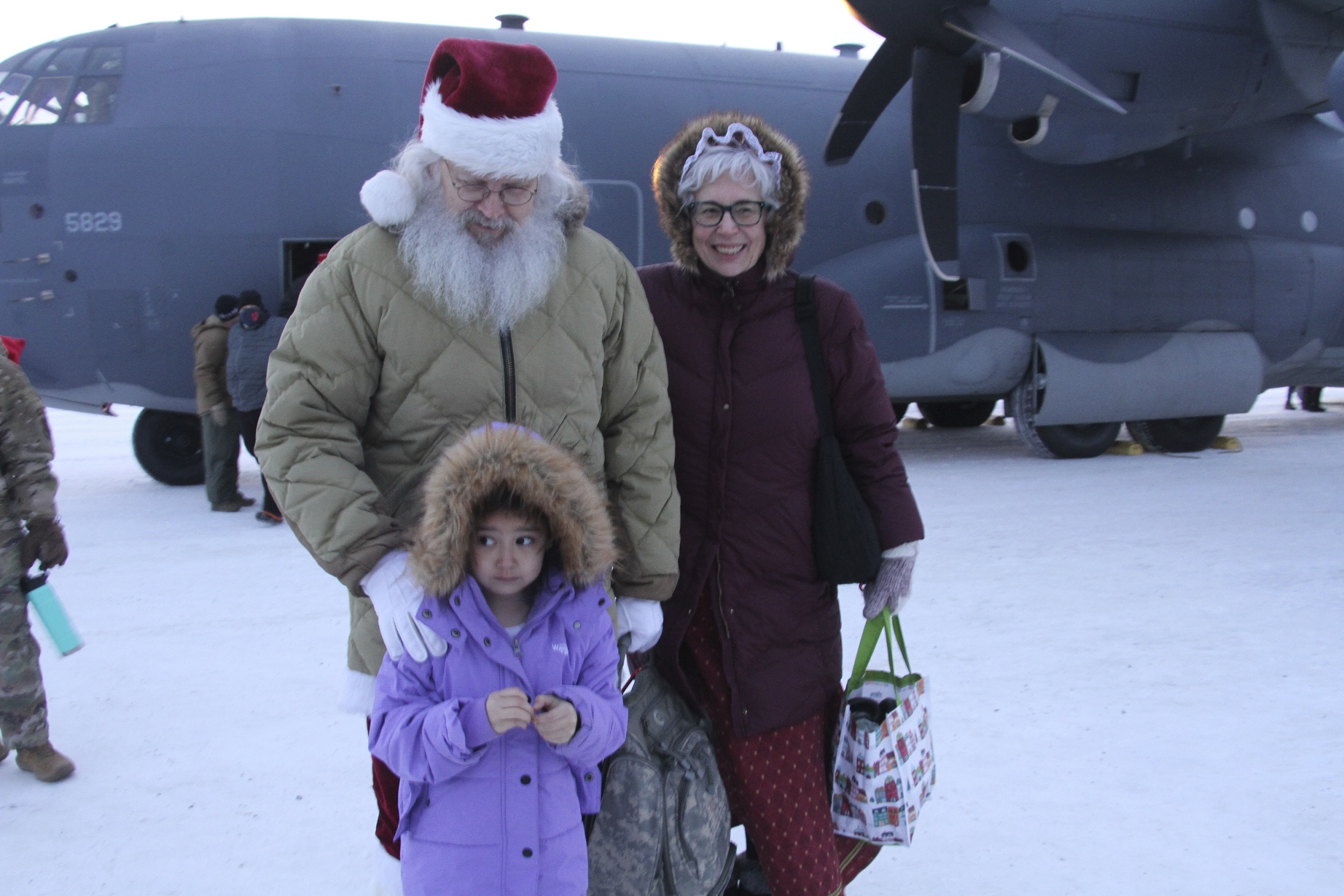 Santa Visit Brings Joy to a Frosty Alaska Inupiat Village - Vimarsana News