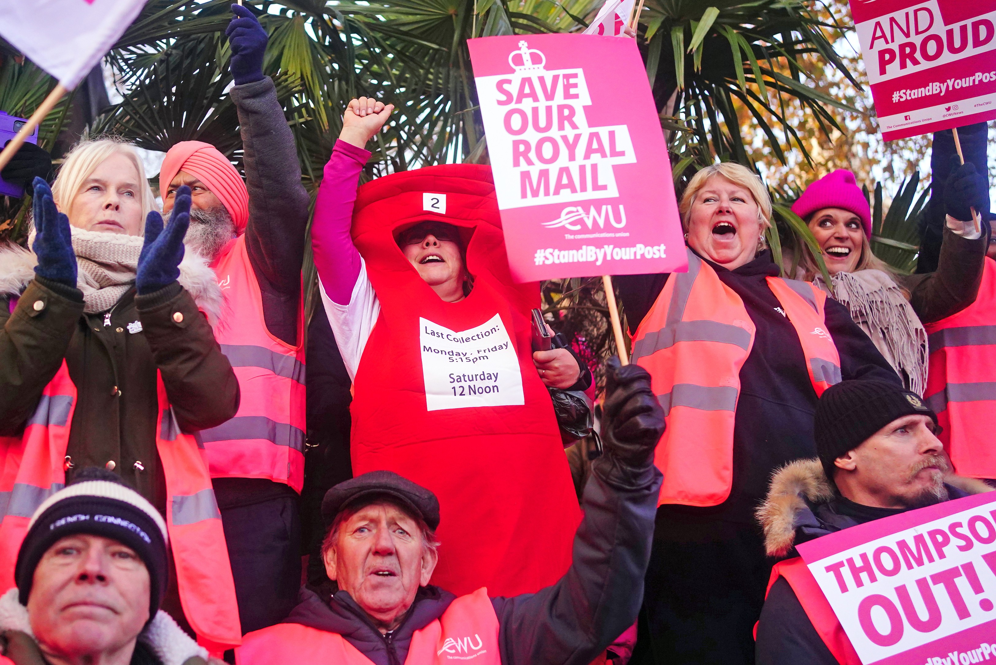 Royal Mail Reports Loss of £1 Billion After Year of Strikes - Vimarsana News