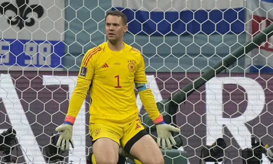 Germany Captain Manuel Neuer Breaks Leg While Skiing