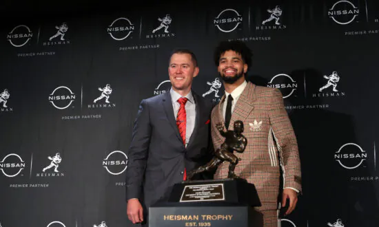 USC Quarterback Caleb Williams Wins 2022 Heisman Trophy
