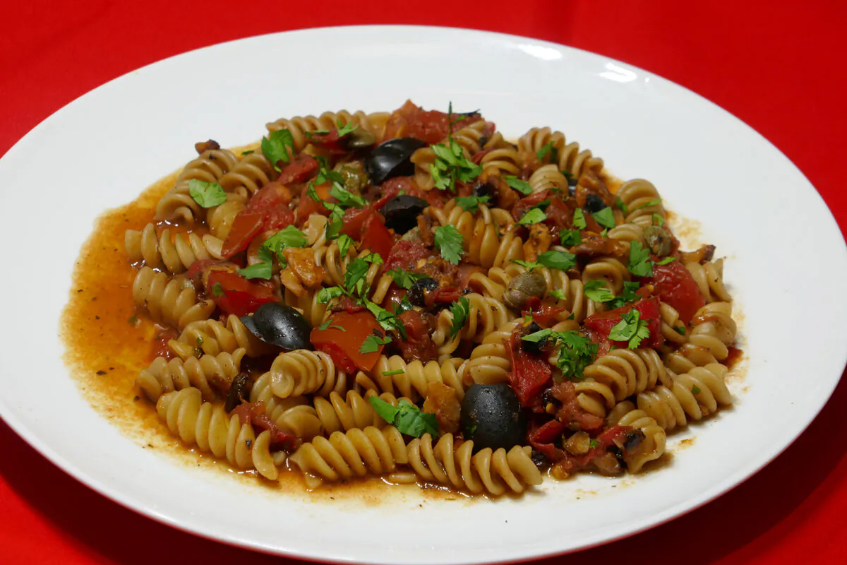 "Cheapskate Pasta," from Francine Segan's "Pasta Modern: New & Inspired Recipes from Italy." (Linda Gassenheimer/TNS)