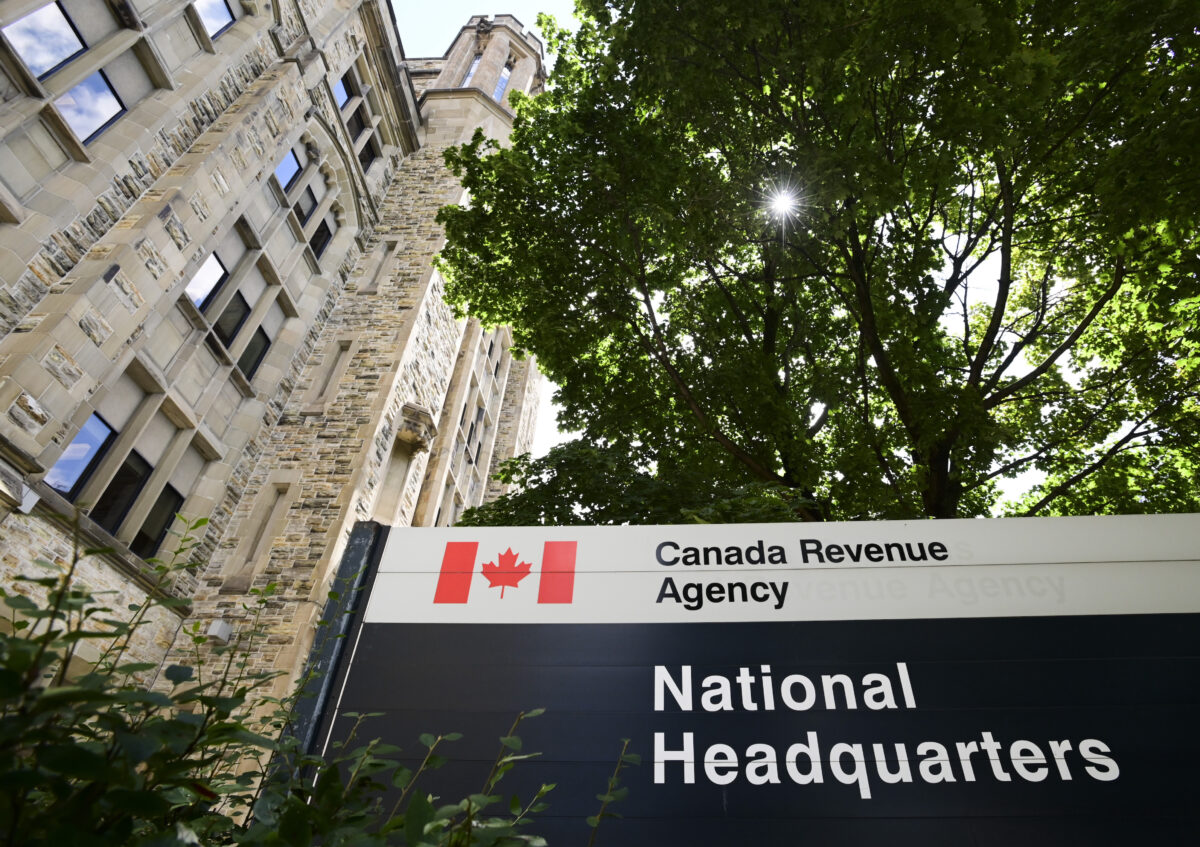 NextImg:CRA 'Confident' It Can Find Compromise With Workers as Threat of Tax Season Strike Looms