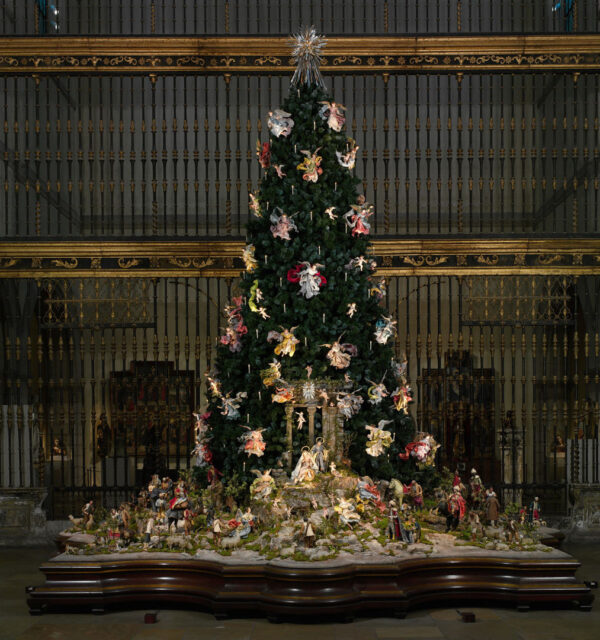 大都会博物馆的圣诞树和托儿所
