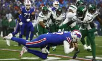 AFC-Leading Bills Overcome Elements, Beat White, Jets 20–12