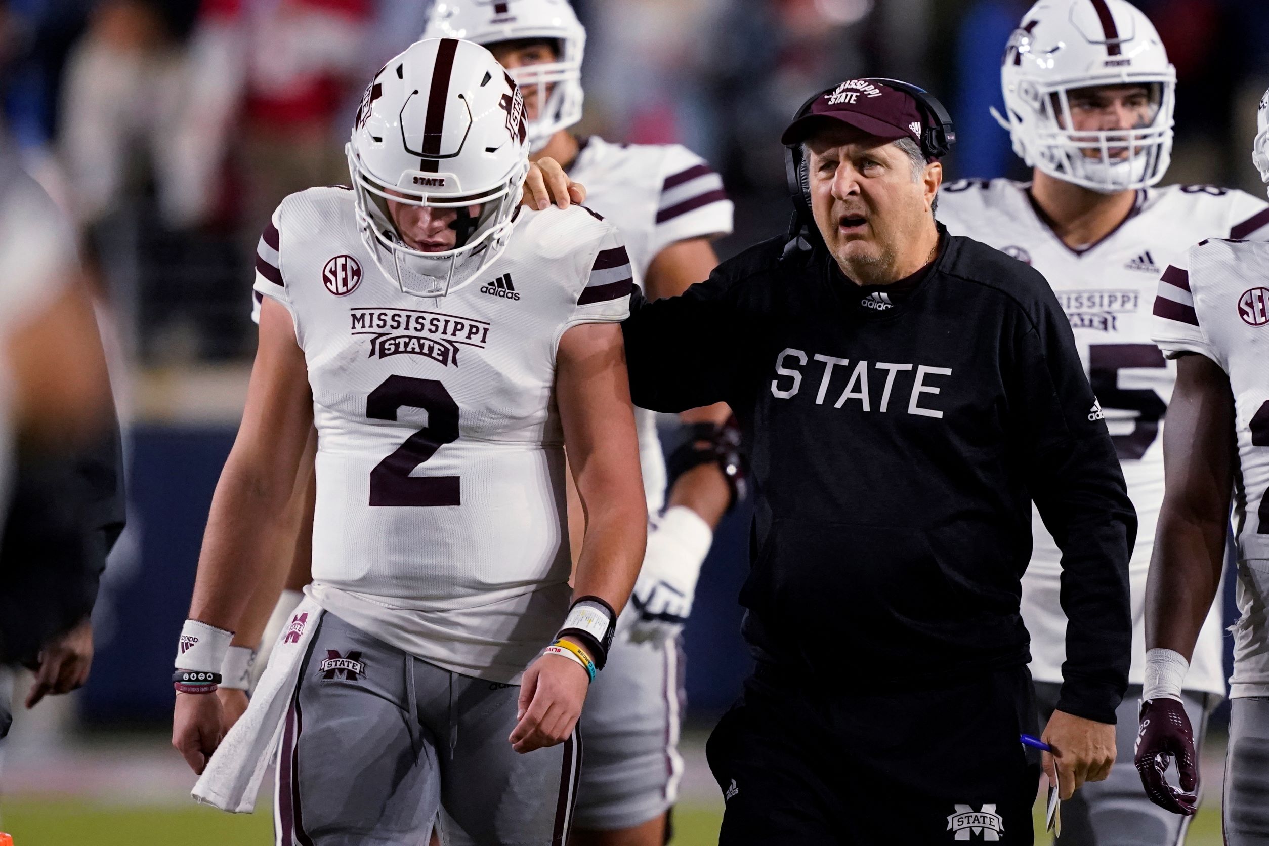 Mississippi State's Mike Leach Listed in Critical Condition - Vimarsana News