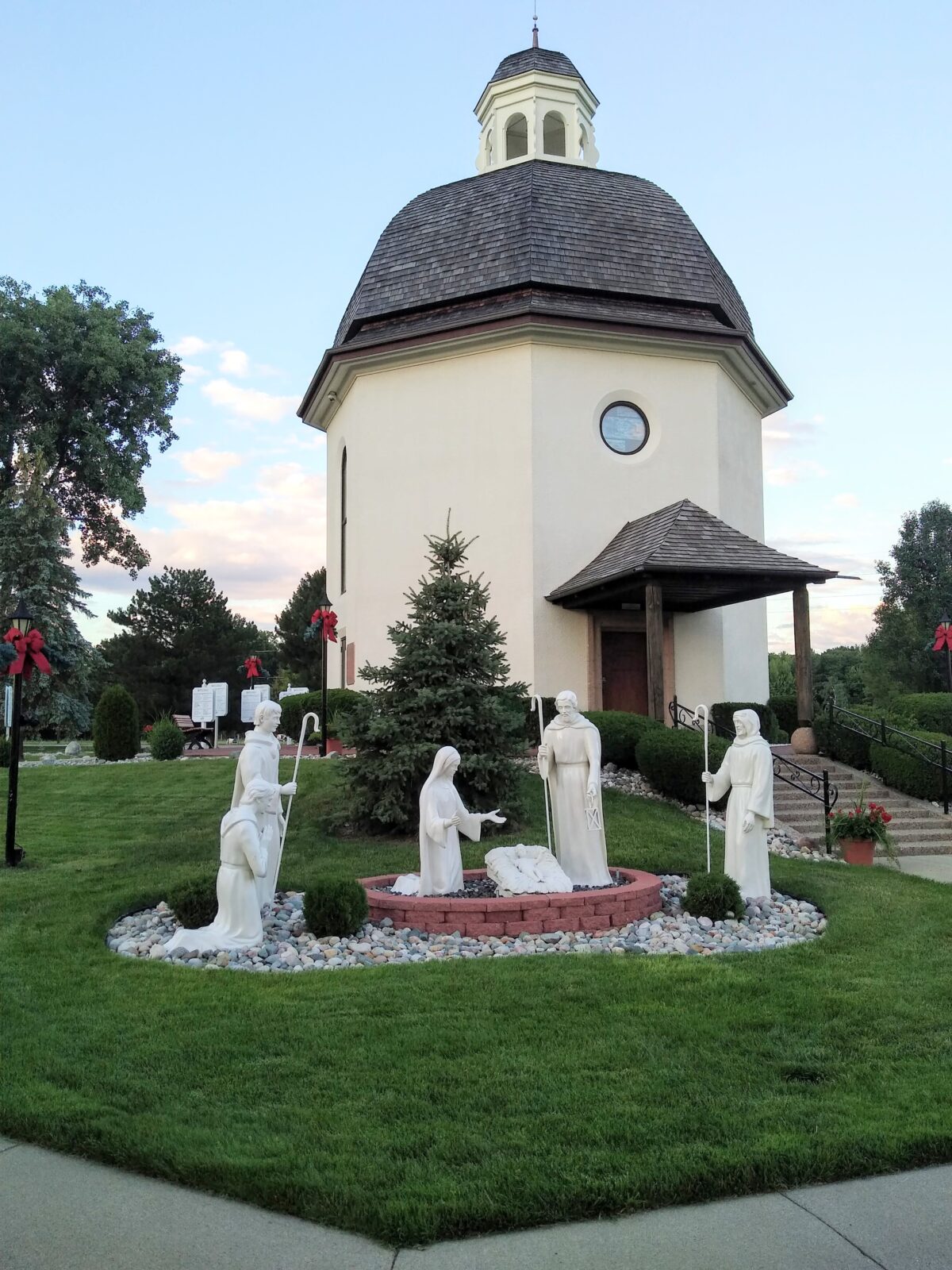 Michigan Chapel Celebrates Silent Night Hymn
