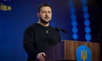 Zelensky Says Trudeau Agrees on Steps for Ukraine’s Peace Initiative