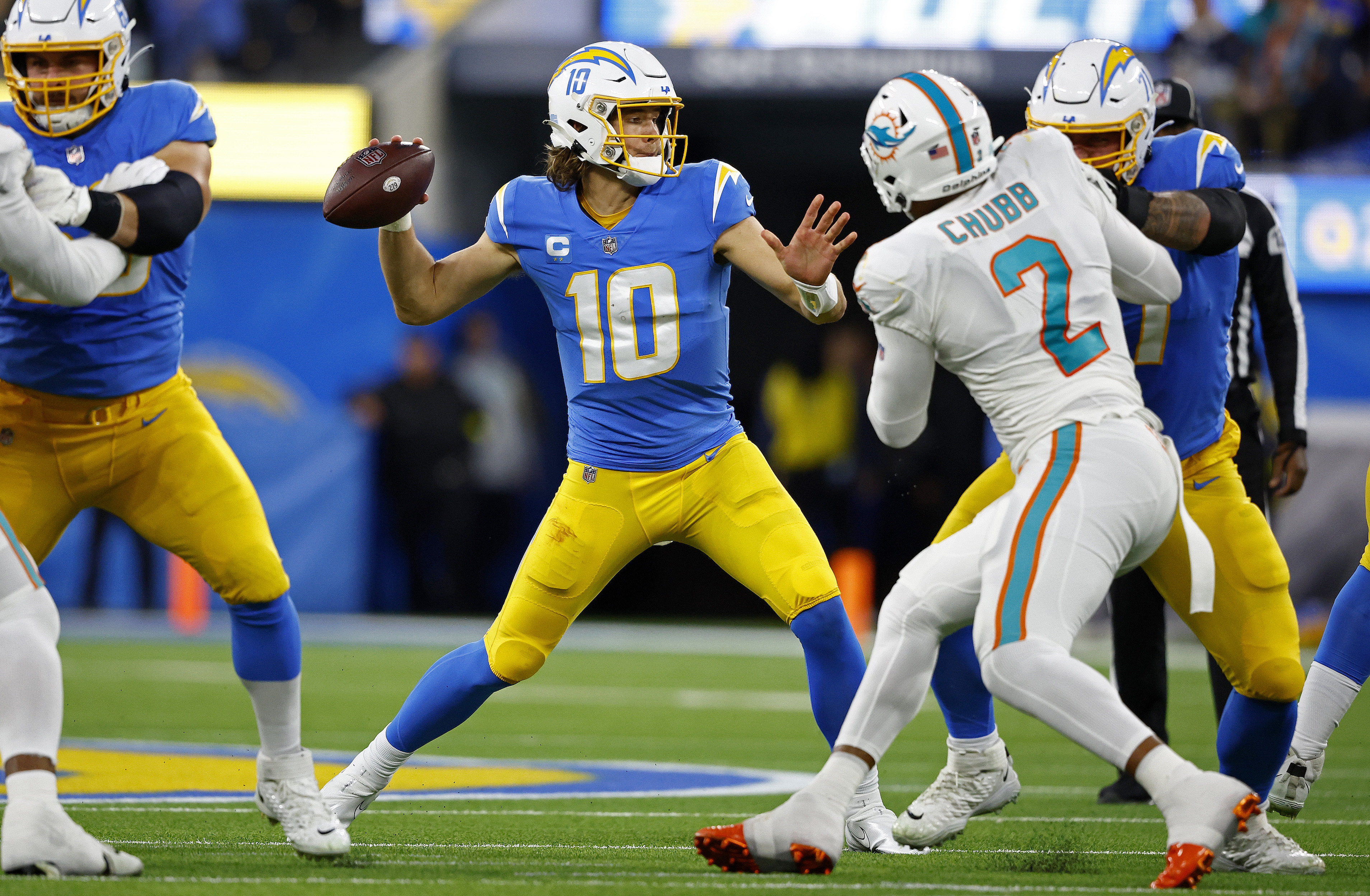 Herbert, Short-Handed Defense Lead Chargers Past Fins 23–17 - Vimarsana News