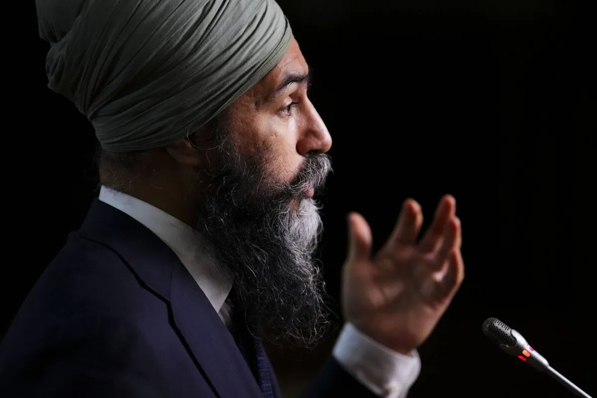 NDP leader Jagmeet Singh speaks to reporters on Parliament Hill in Ottawa on Dec. 7, 2022. (The Canadian Press/Sean Kilpatrick)