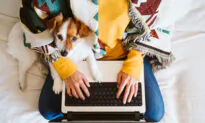 How to Stay Warm Indoors When It Gets Colder (Without Turning the Heating On)