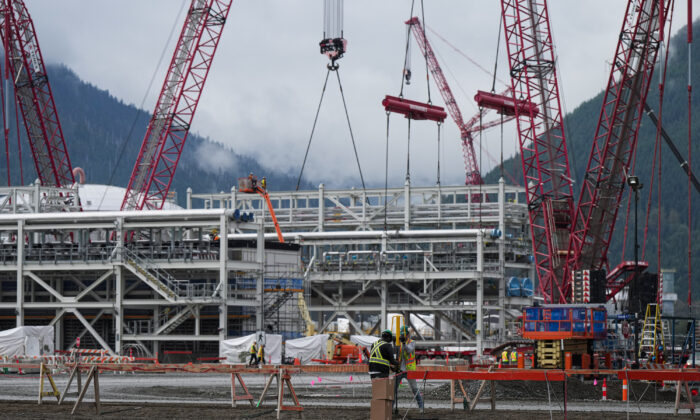 2022 年 9 月 28 日，加拿大液化天然气工业能源项目在不列颠哥伦比亚省基蒂马特建设中。（加通社/Darryl Dyck）