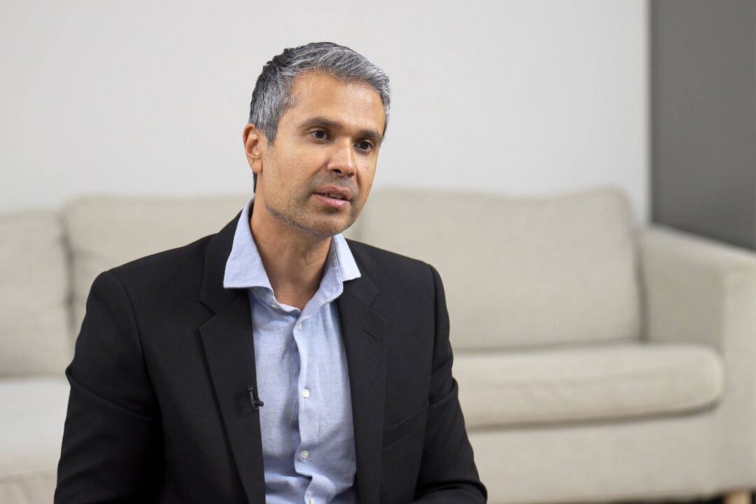 Dr. Aseem Malhotra, a UK-based cardiologist, in Dallas, Texas, on Nov. 29, 2022. (The Epoch Times)