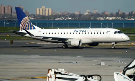 United Places Huge Order With Boeing to Replace Aging Planes