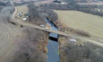 Official Says Cleanup of Keystone Oil Spill Could Take Weeks