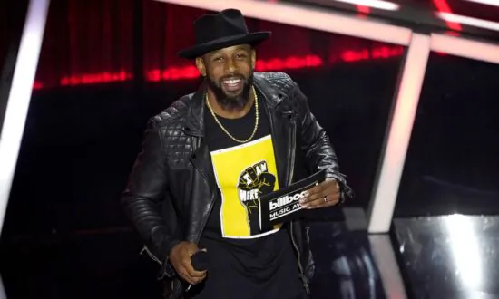 Stephen ‘tWitch’ Boss, ‘Ellen’ Show’s Dancing DJ, Dies at 40