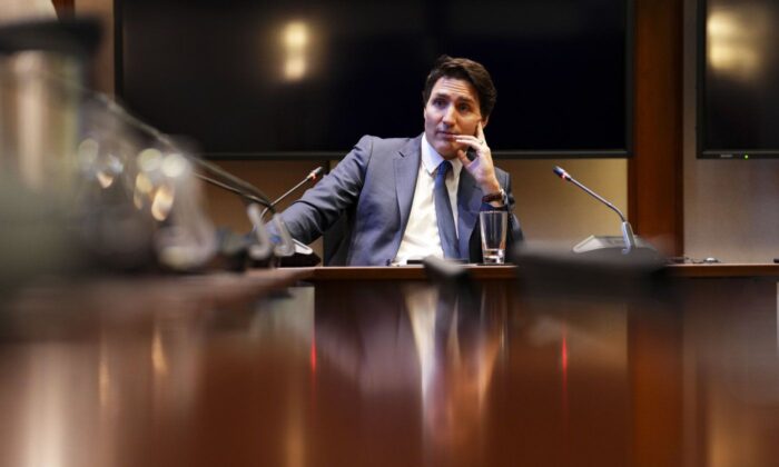 总理贾斯汀·特鲁多 (Justin Trudeau) 于 2022 年 12 月 12 日在渥太华参加了加新社的年终采访。（加新社/Sean Kilpatrick）
