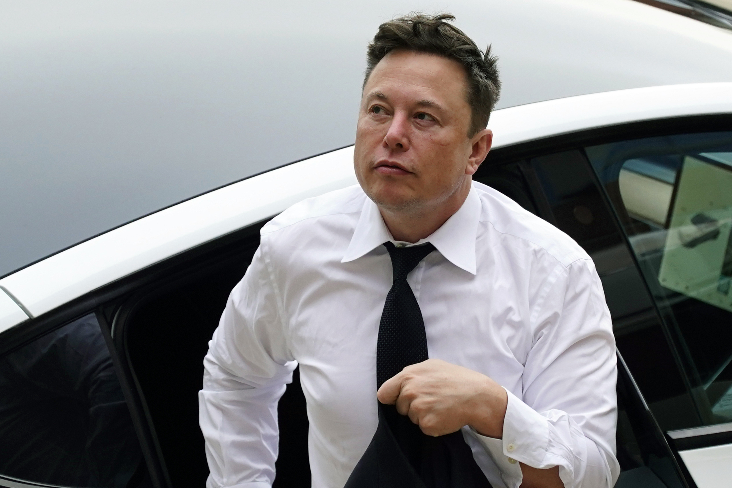 Elon Musk Reinstates Journalists' Accounts Suspended for Doxxing Policy Violations - Vimarsana News