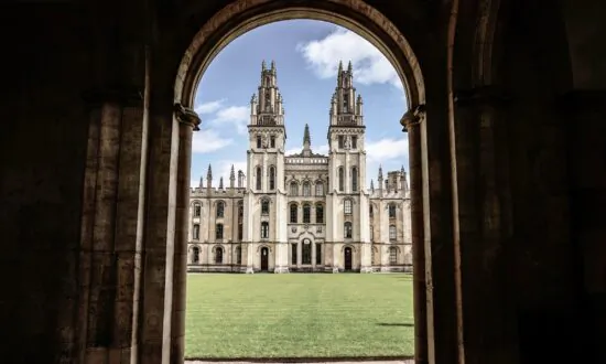 White Students Are Minority in Oxbridge Applicants for 1st Time
