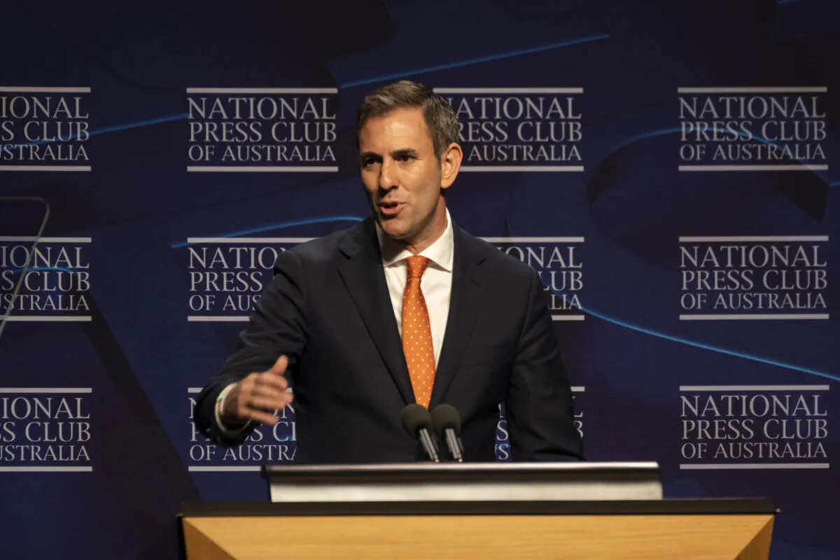Australian Treasurer Jim Chalmers speaks at Parliament House in Canberra, Australia, on Oct. 25, 2022. (Martin Ollman/Getty Images)