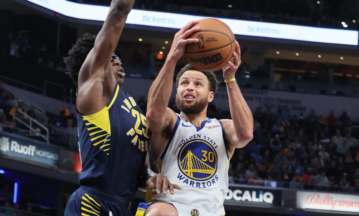Stephen Curry #30 of the Golden State Warriors against the Indiana Pacers at Gainbridge Fieldhouse in Indianapolis, In., on Dec. 14, 2022. (Photo by Andy Lyons/Getty Images)