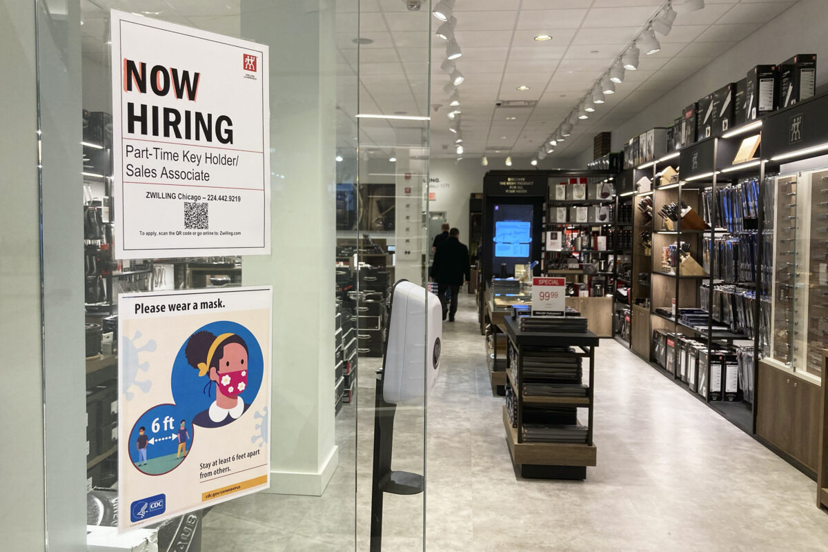 NextImg:US Employment Costs Slow to Finish 2022, Inflation-Adjusted Wages Still Negative