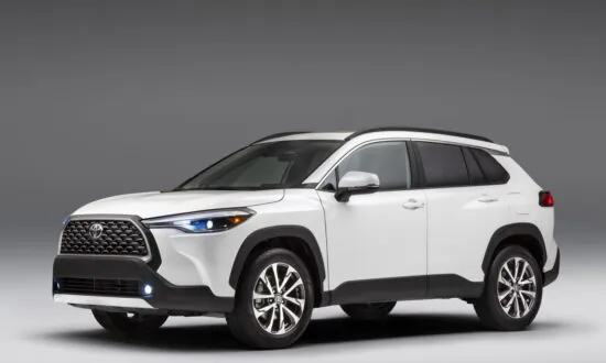 Toyota, Kia, Land Rover Included in Recall of 247,000 Vehicles