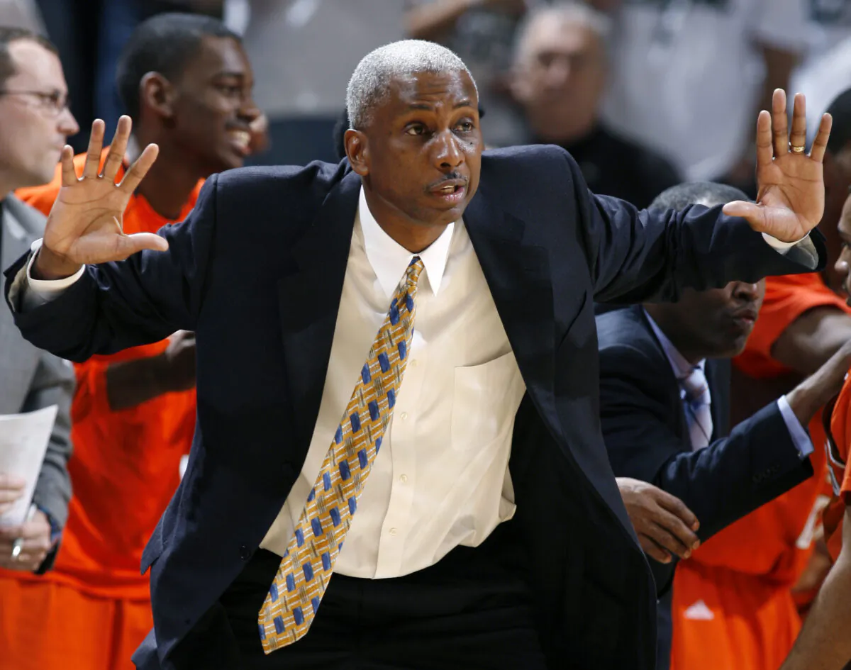 Bowling Green coach Louis Orr gives instructions during the first half of an NCAA college basketball game against Michigan State in East Lansing, Mich., on Dec. 4, 2010. (Al Goldis/AP Photo)