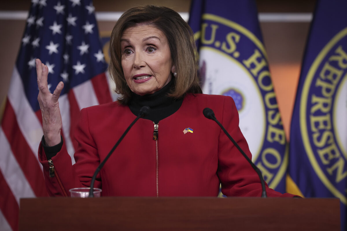 NextImg:Nancy Pelosi Suggests Calls for Sen. Dianne Feinstein to Resign Are Sexist