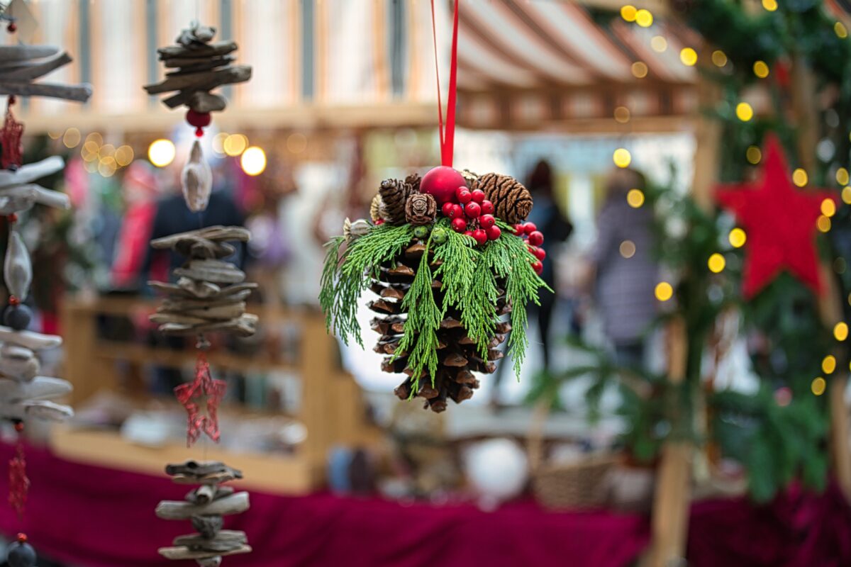 Most Canadians Prefer 'Merry Christmas' to 'Happy Holidays': Poll