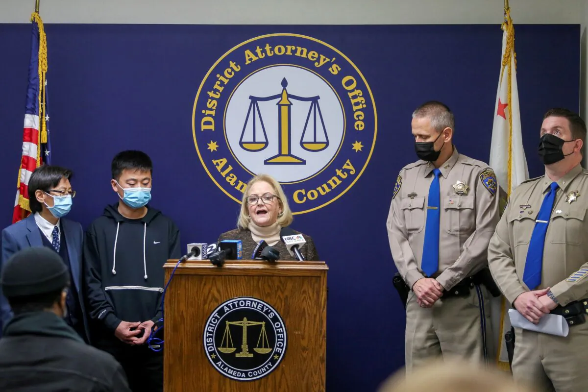 Alameda District Attorney Nancy O'Malley (C) announces the multiple arrests in last year's fatal 880 freeway shooting of toddler Jasper Wu during a press conference at Rene C. Davidson Courthouse in Oakland, Calif., on Dec. 15, 2022. (Ray Chavez/Bay Area News Group via AP)