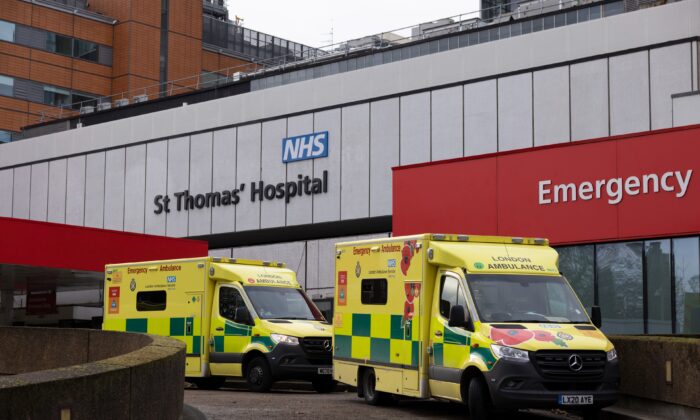 Ambulances at St Thomas' Hospital in London, England, on Jan. 7, 2022. (Dan Kitwood/Getty Images)
