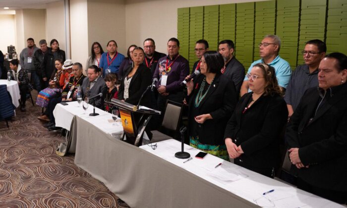 2022 年 12 月 8 日，曼尼托巴酋长大会的大酋长凯茜梅里克在渥太华第一民族特别酋长大会的新闻发布会上发表讲话。（加拿大新闻社/Spencer Colby）
