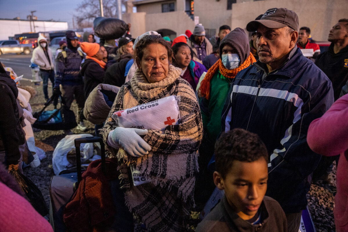 el-paso-mayor-warns-20-000-migrants-waiting-in-mexico-to-cross-border