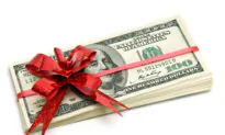 Family Finances: Year-End Gifts Reap Benefits for Donors and Recipients