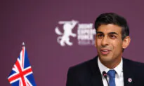 UK’s Sunak Holds Emergency Talks Over NHS Crisis