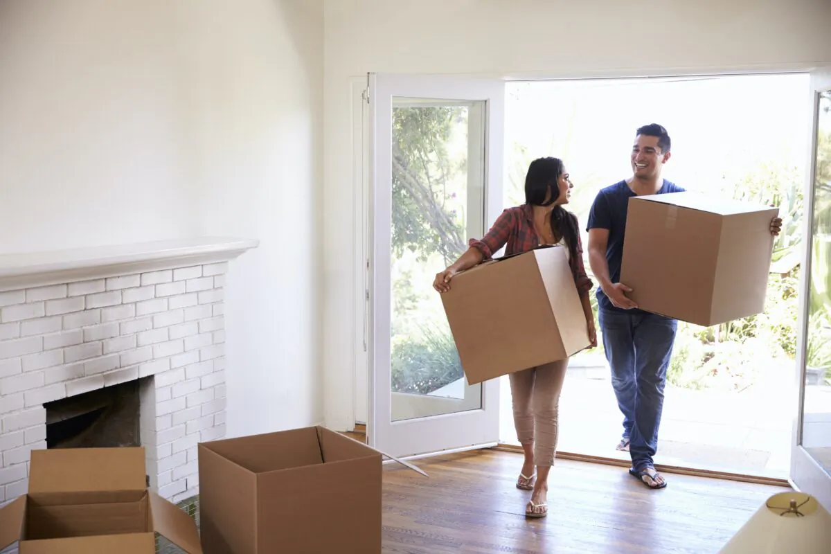 Cathy Hobbs offers moving tips. (Monkey Business Images/Shutterstock)