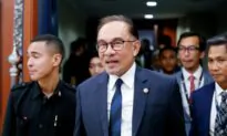 ‘No Reason’ for Malaysia to Rely on US Dollar, Prime Minister Says