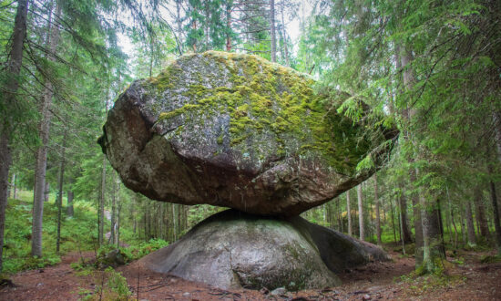 Finland’s 500-Ton Kummakivi Rock Has Been Balancing on Top of Another Rock for 11,000 Years
