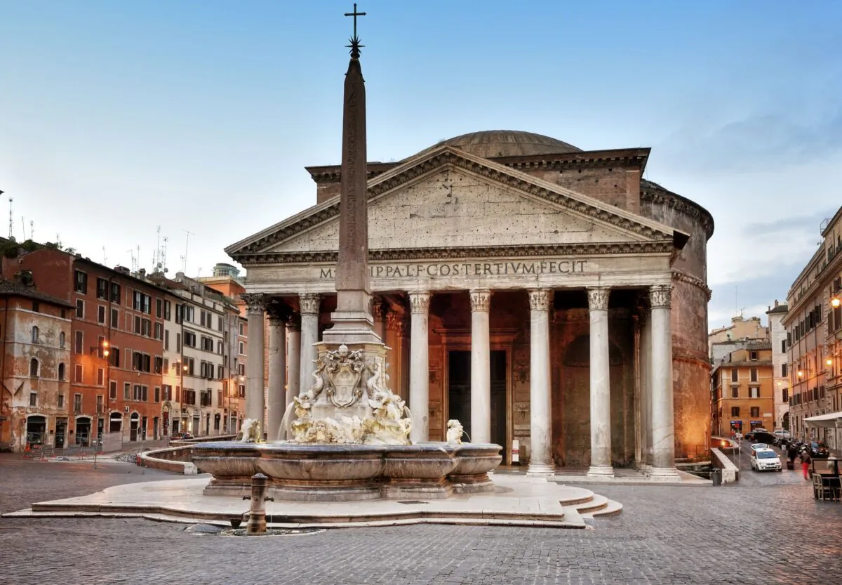 From the Piazza della Rotonda, the temple presents a standard temple front with a triangular pediment (structure above the lintel, or roof) sitting above a row of eight columns forming the front of the portico. The massive concrete dome rises up behind the portico, supported by thick brick and concrete walls shaped as a drum to support the dome. (picturepixx/Shutterstock)