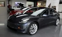 Tesla Shares Tank After Doubling US Discounts on Key Models