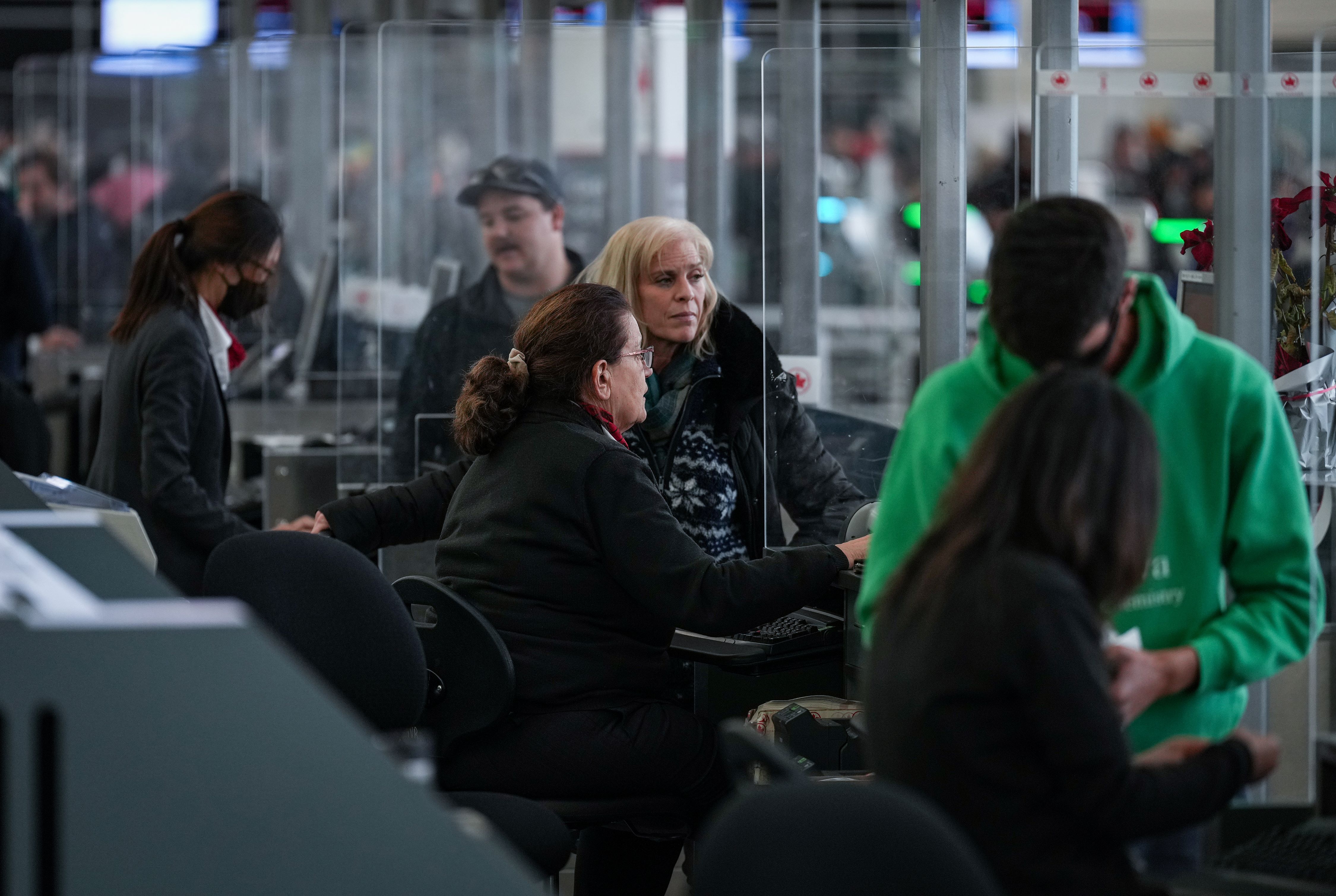 Rex Murphy: The Miseries and Indignities at Canada's Airports When Things Don't Go as Planned - Vimarsana News