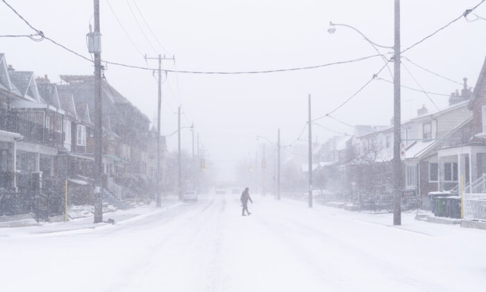 Storms Leave Thousands Without Power, Flights Cancelled in Several Provinces