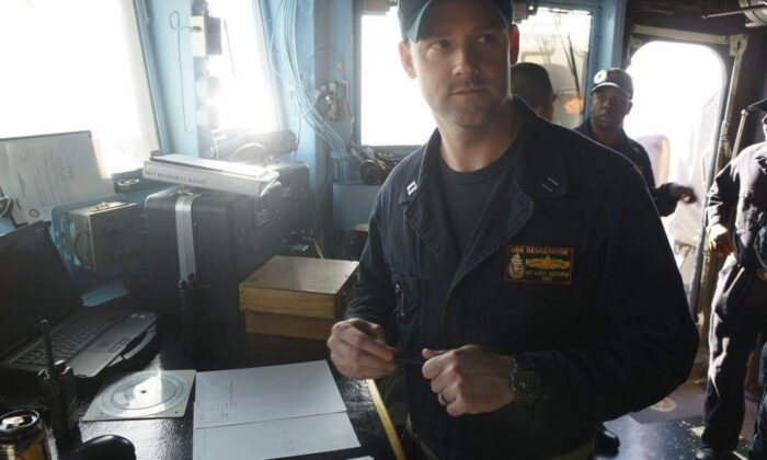 Naval Lieutenant Who Refused COVID Shot, Faces $75,000 Bonus Payback
